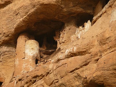 Пещера Догонов