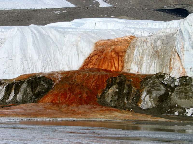 Кровавый Водопад Антарктида